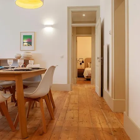 Charming 2bdr With Balcony In Lapa By Lovelystay *