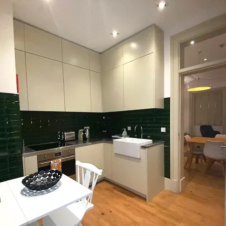 Апартаменты Charming 2bdr In Lapa By Lovelystay Лиссабон